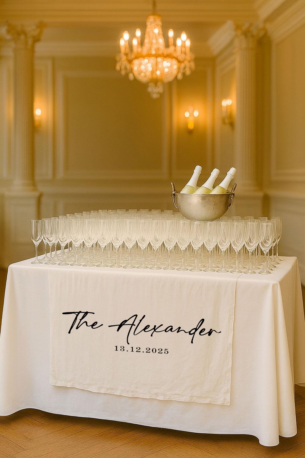 Luxury Wedding Table Decor, Personalized Family Name Table Runner, Custom Linen Wedding Banner, Elegant Reception Decoration, Table Sign